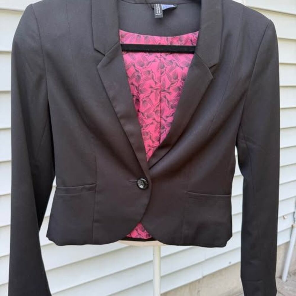 π€ H&M Black Blazer with Pink Bird Print Lining β Size 6